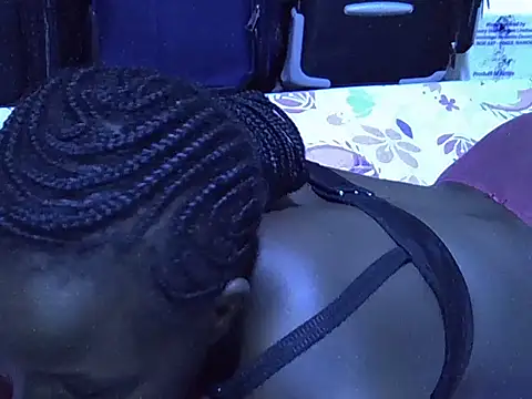 Adaline-Paris's cam snapshot