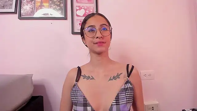 Alana_Martinez_'s cam snapshot