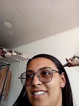 bri_ali's cam snapshot