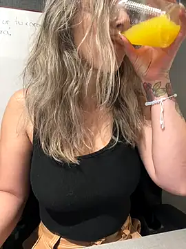 Isabella_Varella's cam snapshot