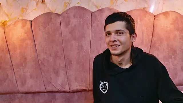 CharlotteandTaylorr's cam snapshot