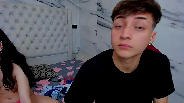 Ari_and_Storm's cam snapshot