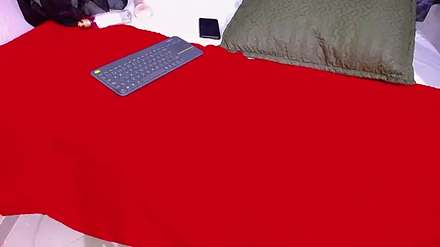 mia__thomson_'s cam snapshot