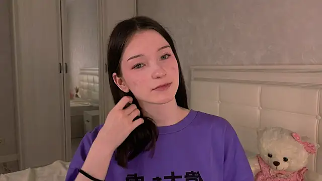 YvonneShames's cam snapshot