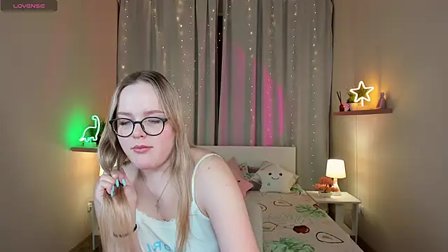 SallyPratt's cam snapshot