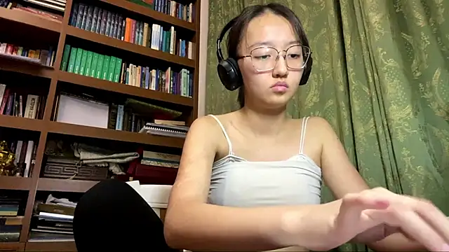 LinaClous's cam snapshot