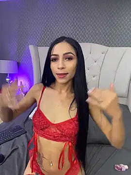 LaraSaint's cam snapshot