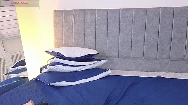 CurvyRosse_'s cam snapshot