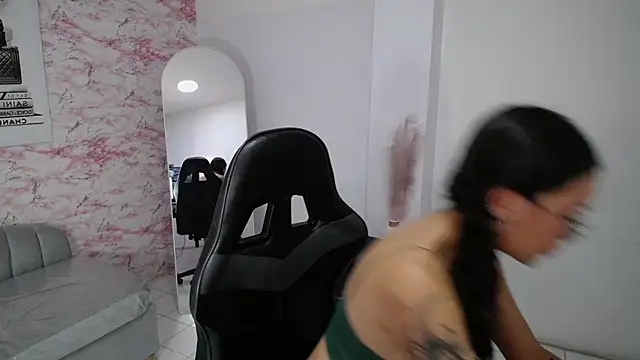 miss_andreaa_t's cam snapshot