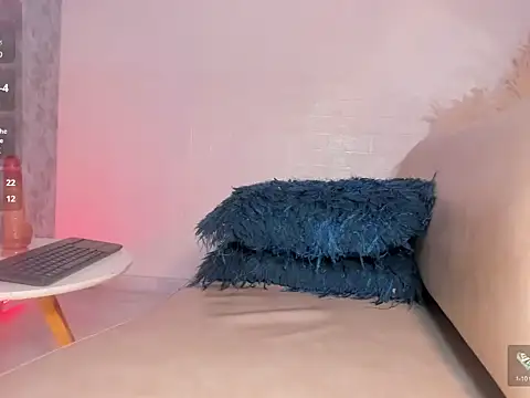 isa_bellaax's cam snapshot