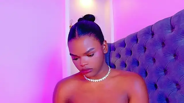 CamiEstrada live sex cam