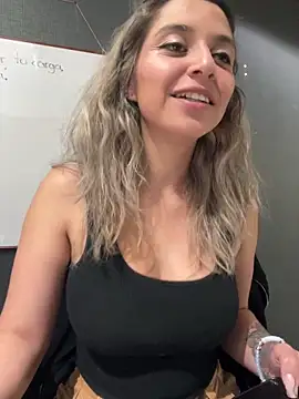 Isabella_Varella's cam snapshot