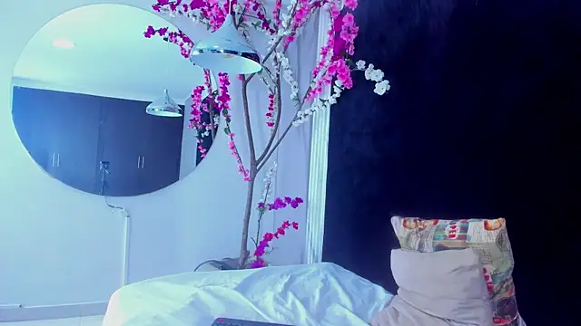 arya_alaya_cr's cam snapshot