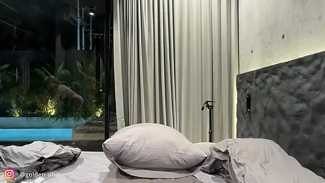 Golden_Aline live sex cam