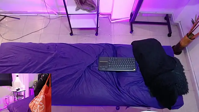 AmyRox_'s cam snapshot