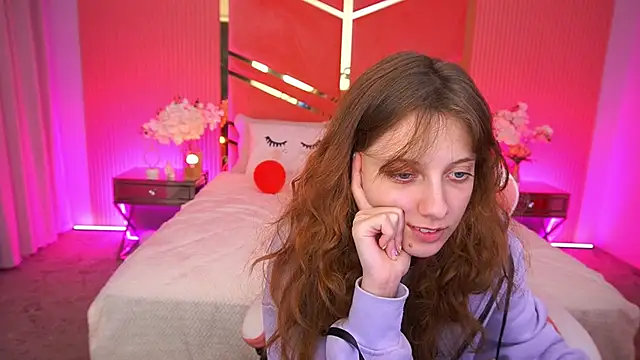 CuteeFoxy's cam snapshot