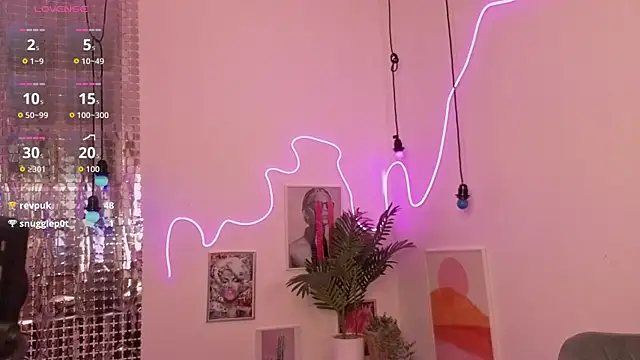 lucy_loy's cam snapshot