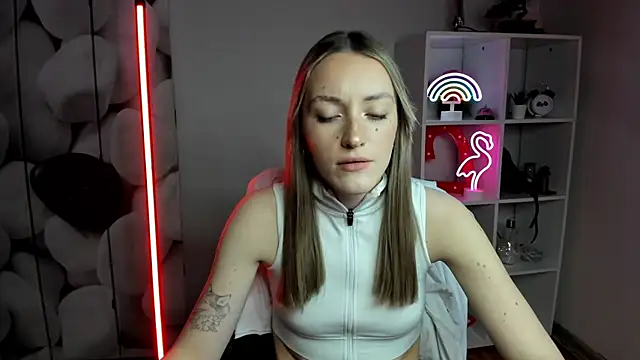 EvelynBlond's cam snapshot