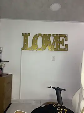 emmamilk20 live sex cam