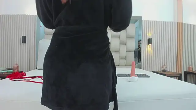 noah_pariss's cam snapshot