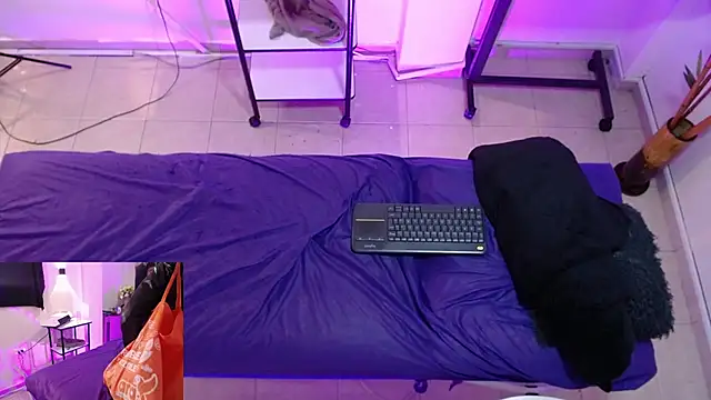 AmyRox_'s cam snapshot