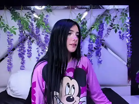 liinzy_rouse69's cam snapshot