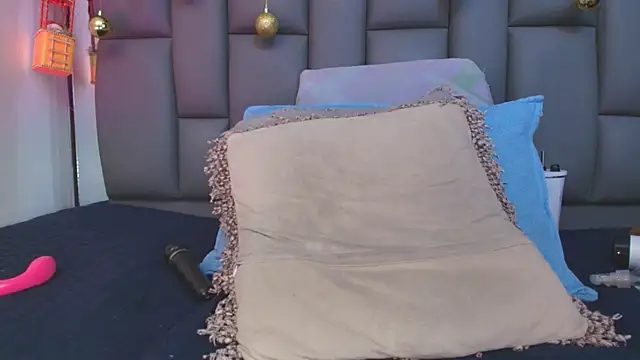 _MiaBrown_'s cam snapshot