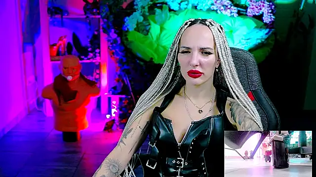 MonicaMaxwel's cam snapshot