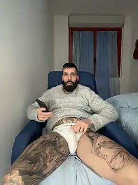 Gioeltoro89 live sex cam