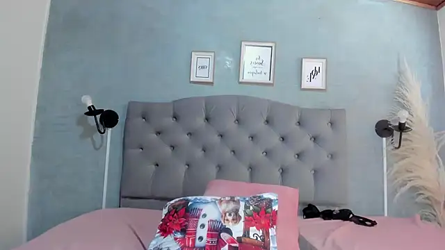 MeridaLane live sex cam