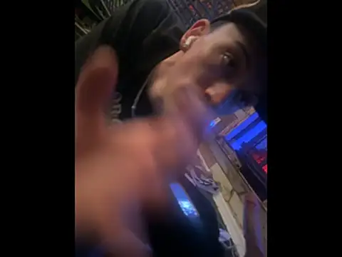 Polaroid_White live sex cam