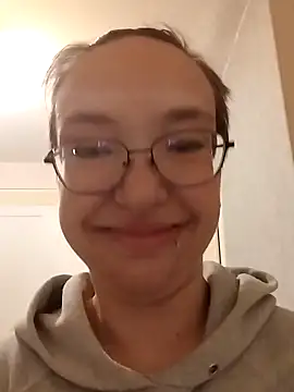 Isabella_Geney's cam snapshot