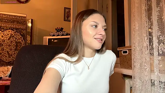 EnergeticMona's cam snapshot