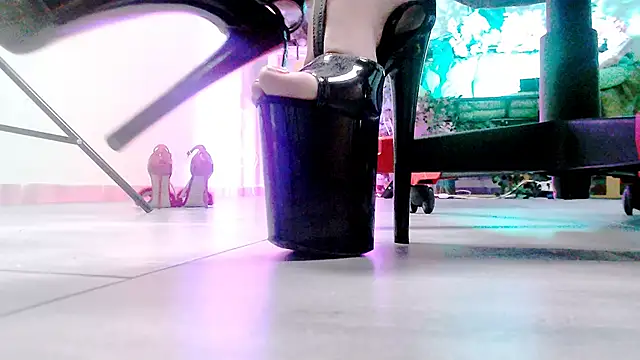 MonicaMaxwel's cam snapshot