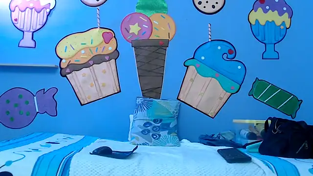 skinnykalitzo18's cam snapshot