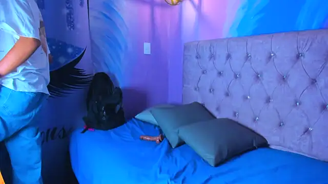 MaxiWildd live sex cam