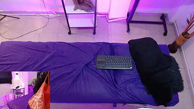 AmyRox_'s cam snapshot