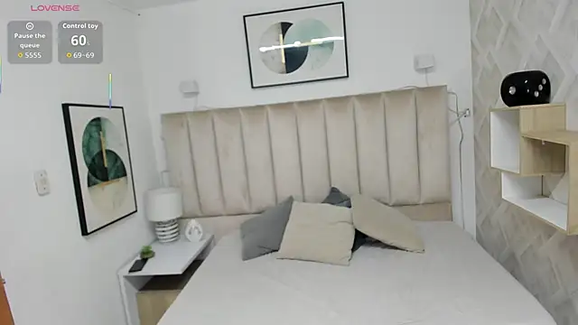 Clhoe_Johnson's cam snapshot