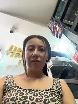 im_loreinnn's cam snapshot