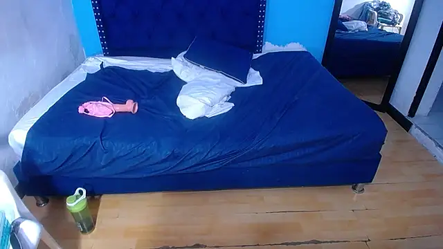 kinky_redhead18's cam snapshot