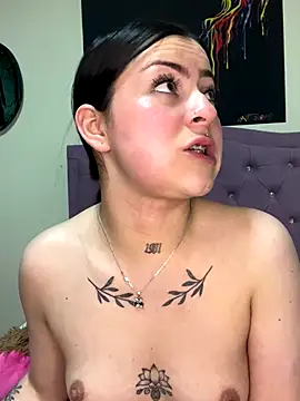 Emmie_Hot's cam snapshot