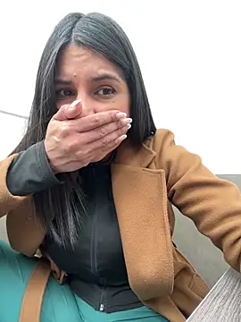 charlotte_stevenss_'s cam snapshot