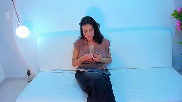 Ada_Monroe10's cam snapshot