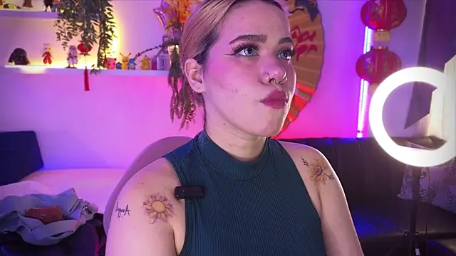 albaismynameX live sex cam