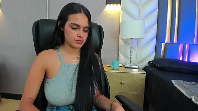 ChloeHarper_ live sex cam