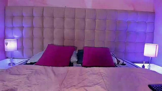 Agnesrocuzzo's cam snapshot