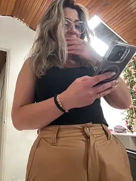 Isabella_Varella's cam snapshot