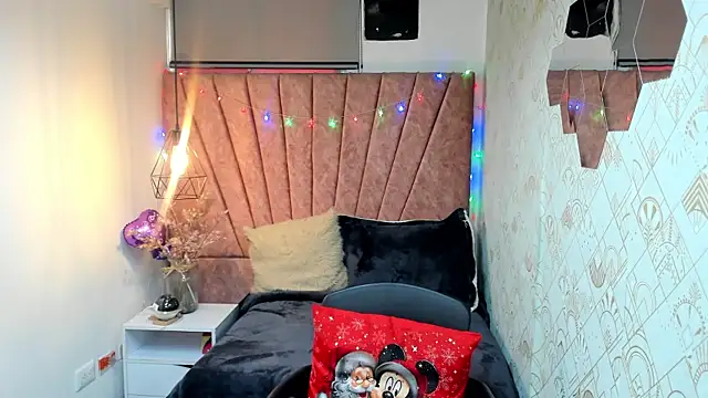 Lia_Blake_'s cam snapshot