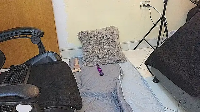 Lily_Sanderss's cam snapshot