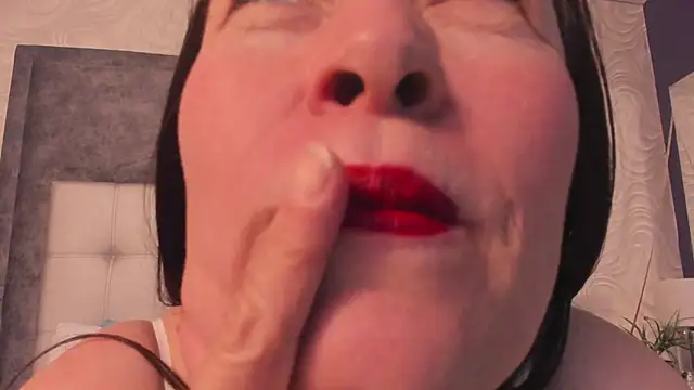 helen_larkin's cam snapshot